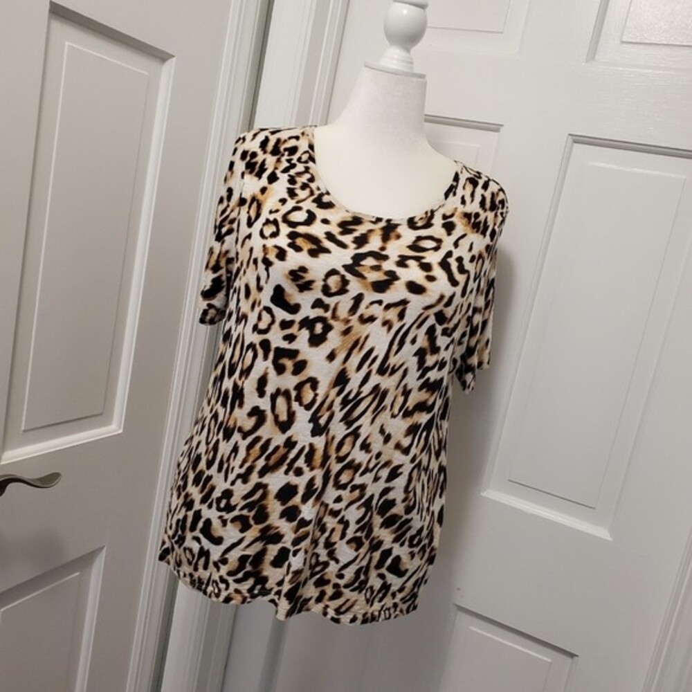 Chico's Leopard Print Cotton Blend Knit Top Size 2 = Large, comfy, colorful